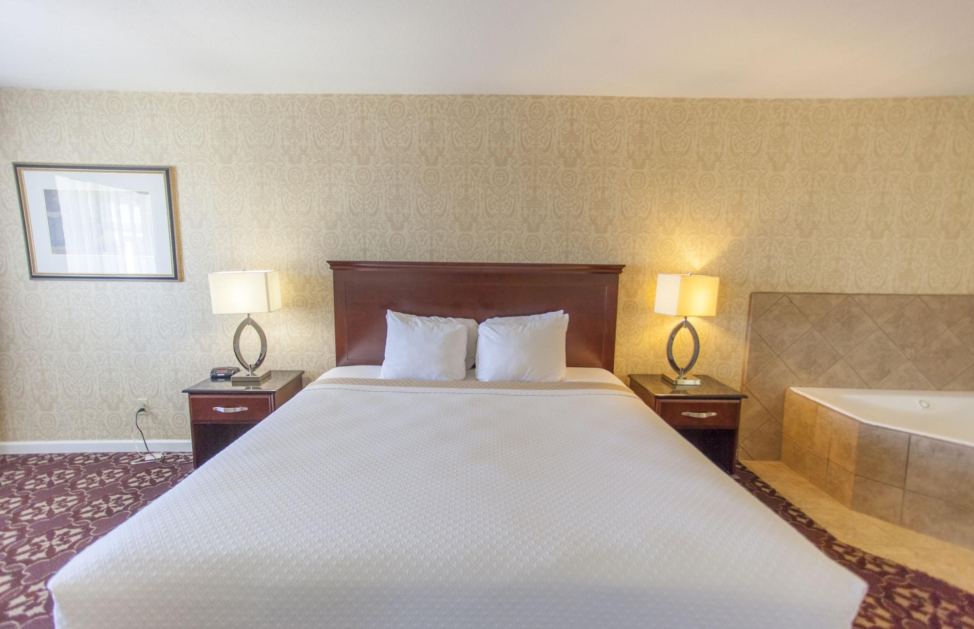 דה וודלנדס Days Inn By Wyndham Shenandoah מראה חיצוני תמונה