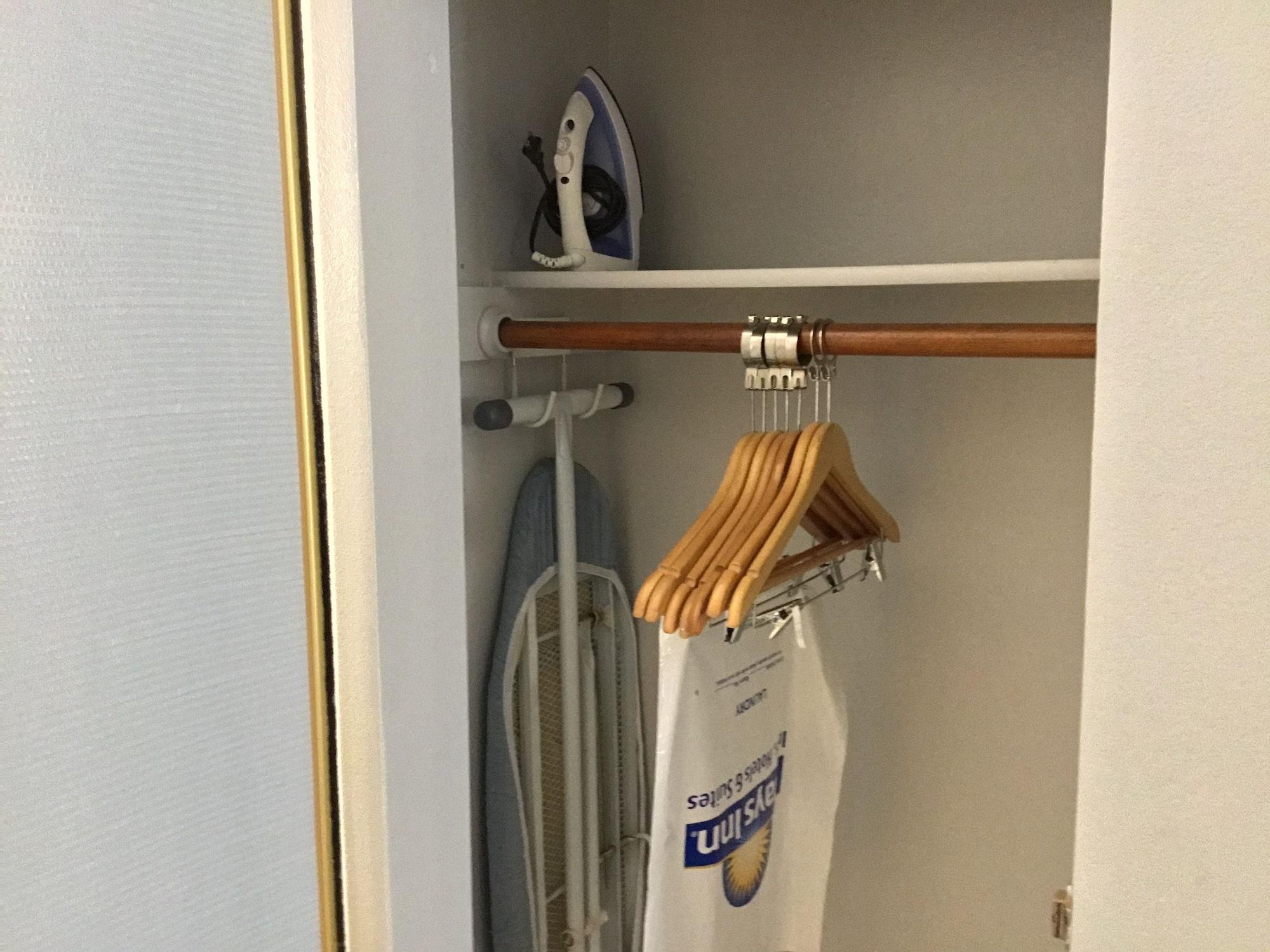 דה וודלנדס Days Inn By Wyndham Shenandoah מראה חיצוני תמונה