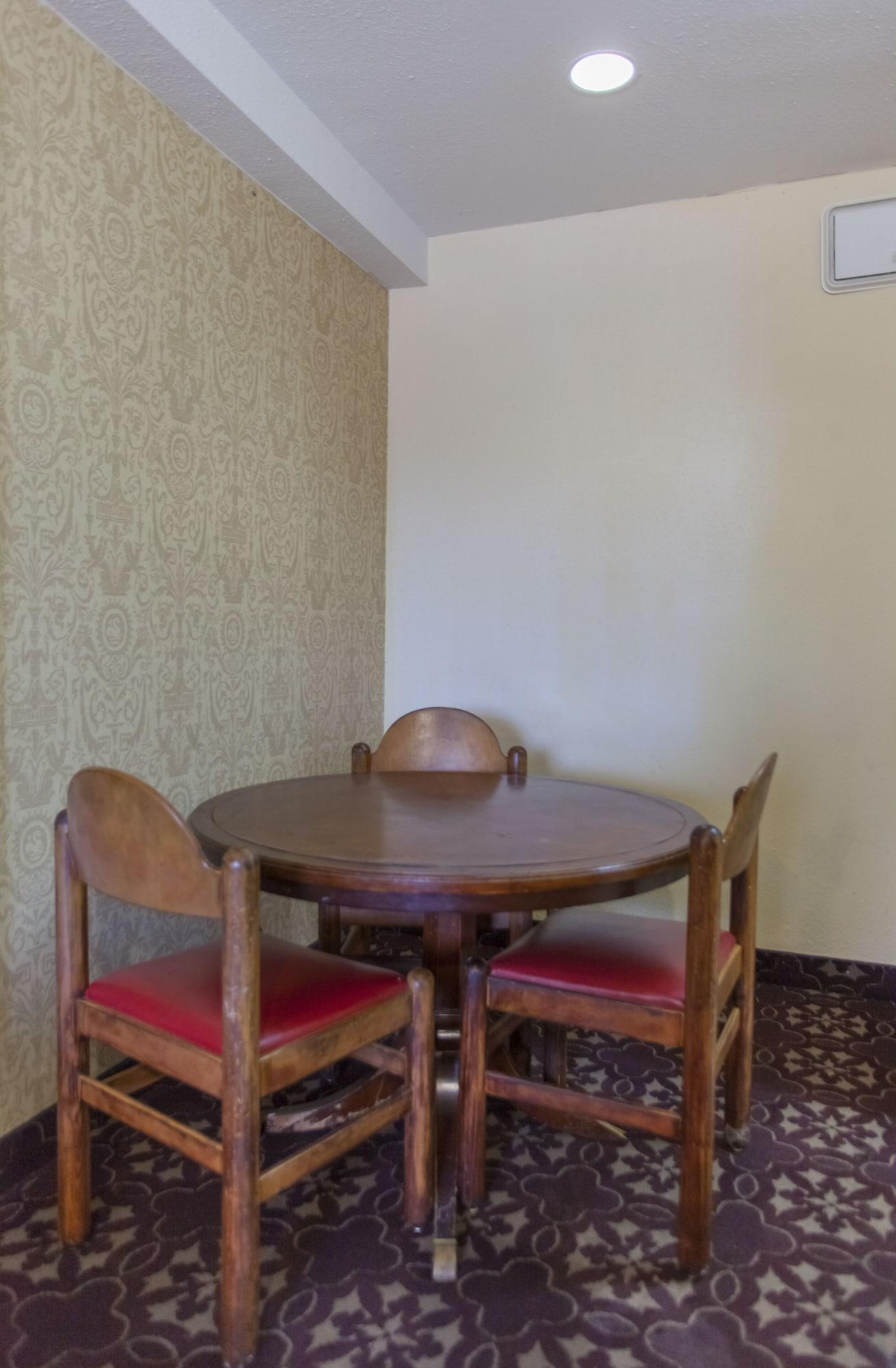 דה וודלנדס Days Inn By Wyndham Shenandoah מראה חיצוני תמונה
