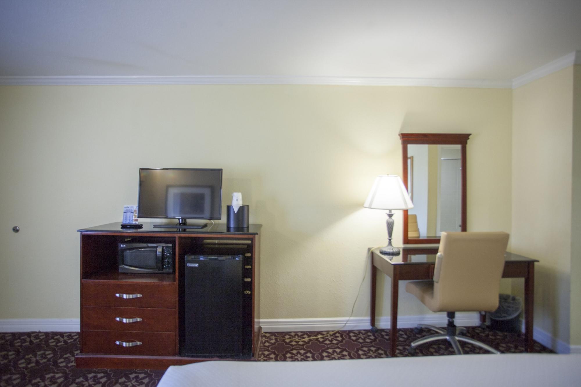 דה וודלנדס Days Inn By Wyndham Shenandoah מראה חיצוני תמונה