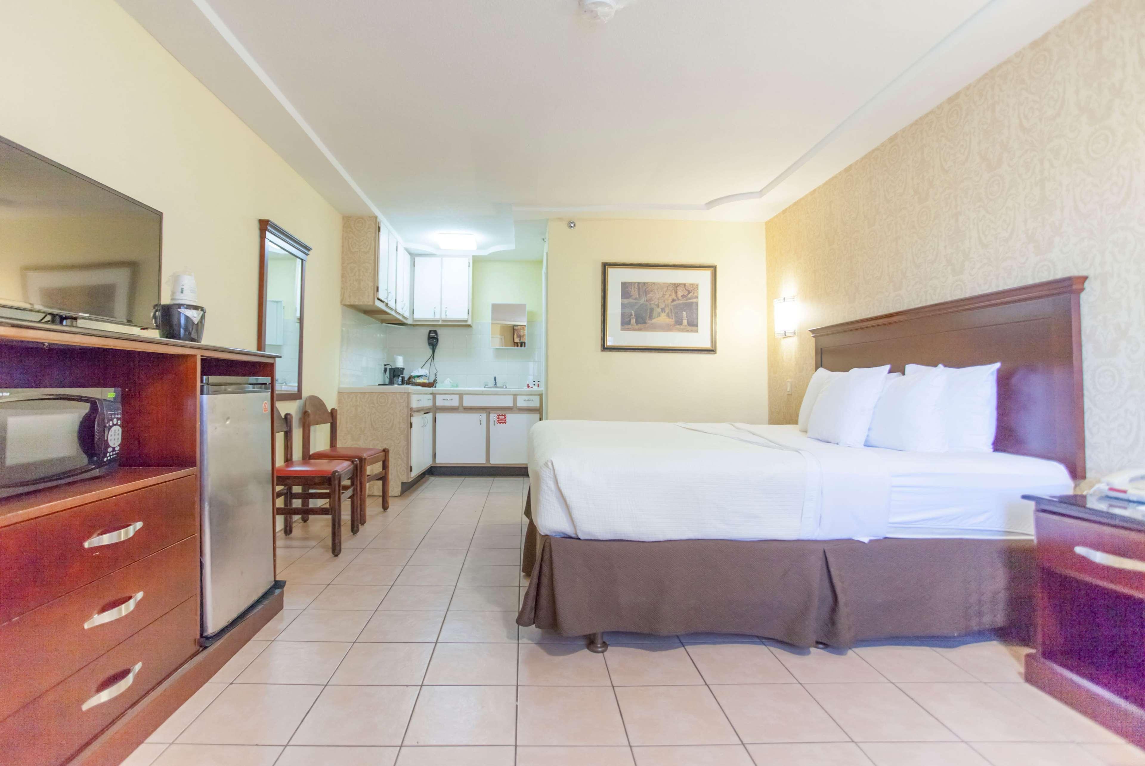 דה וודלנדס Days Inn By Wyndham Shenandoah מראה חיצוני תמונה