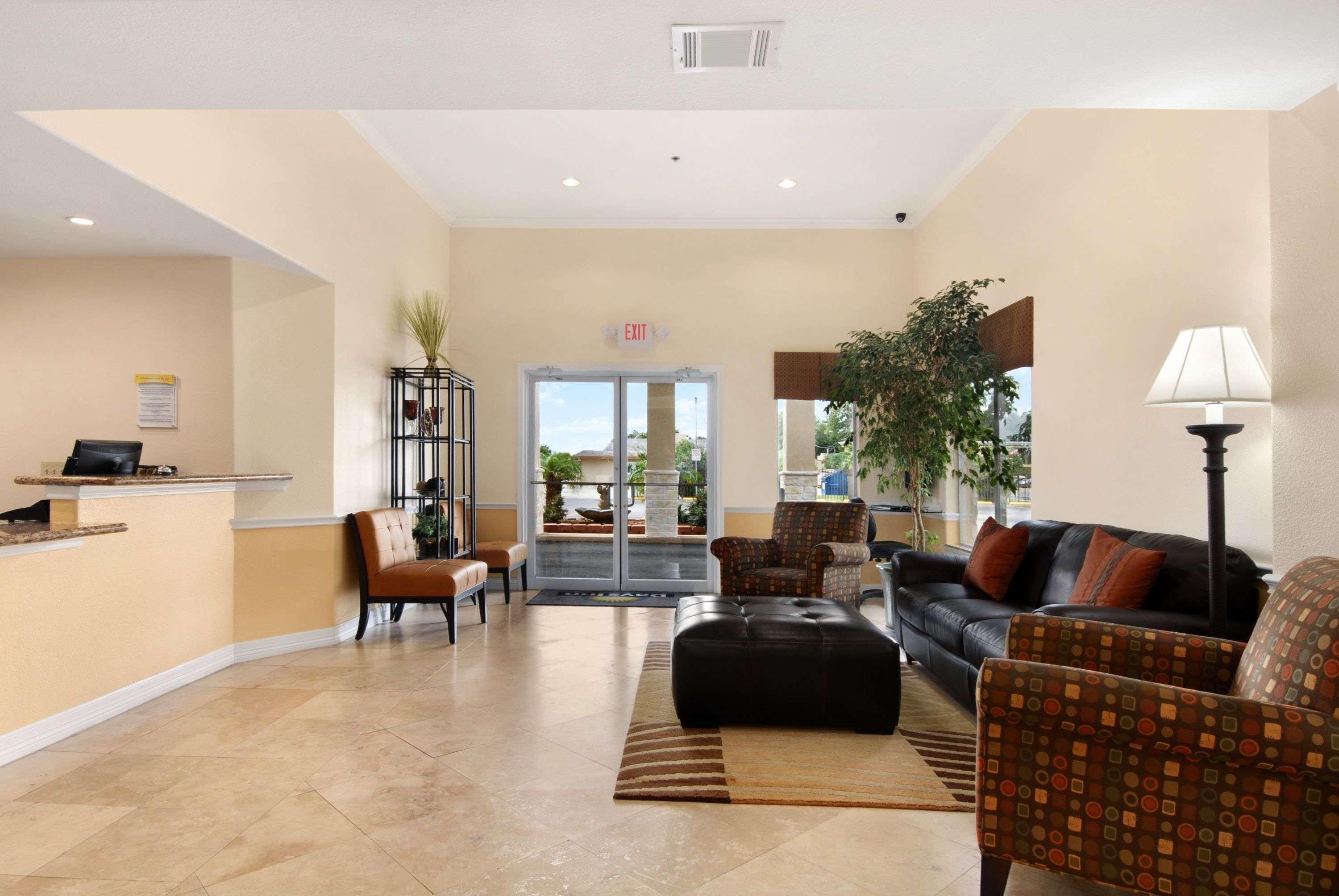 דה וודלנדס Days Inn By Wyndham Shenandoah מראה חיצוני תמונה