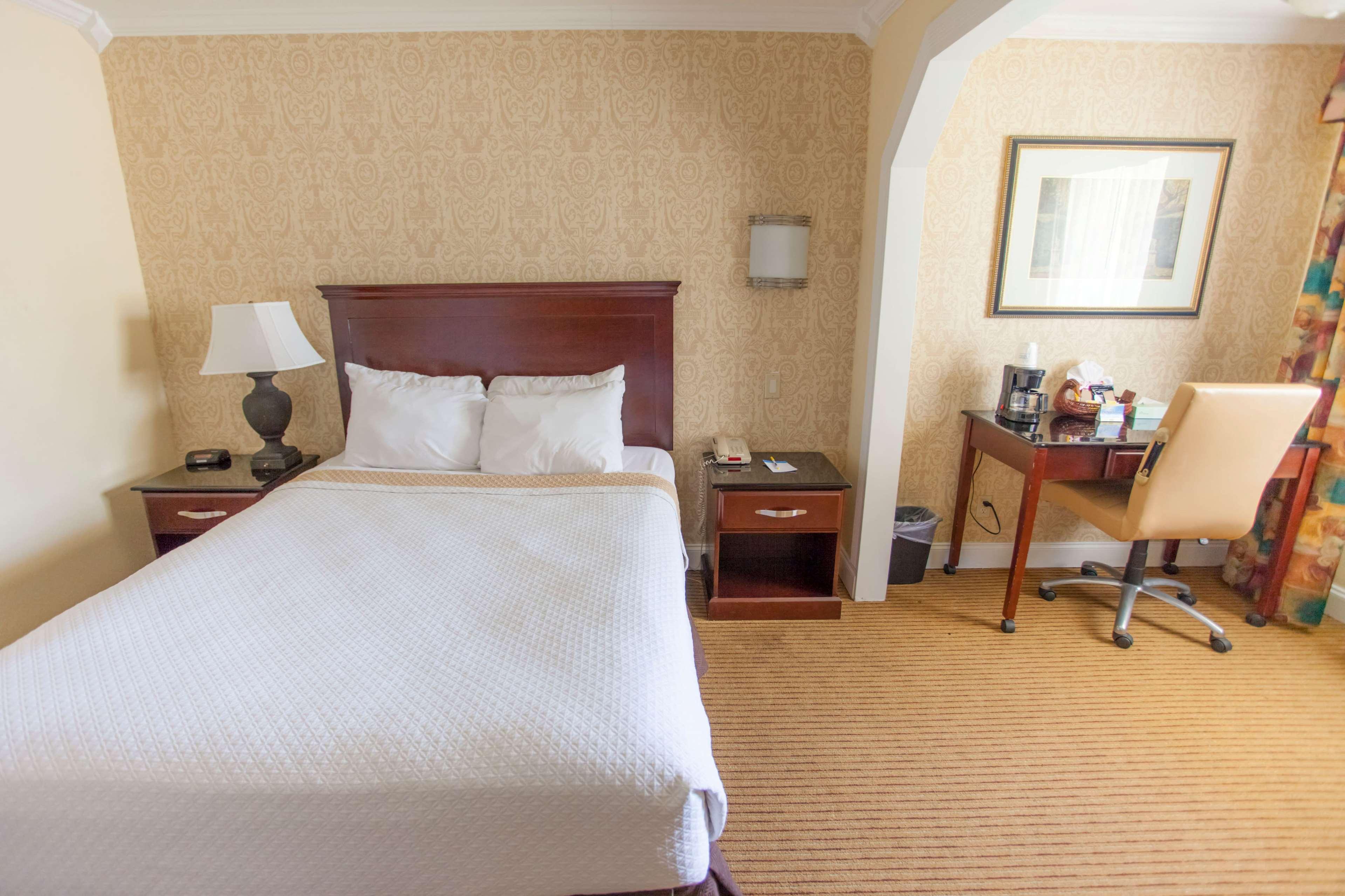 דה וודלנדס Days Inn By Wyndham Shenandoah מראה חיצוני תמונה