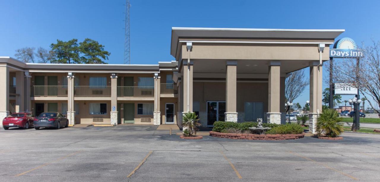 דה וודלנדס Days Inn By Wyndham Shenandoah מראה חיצוני תמונה